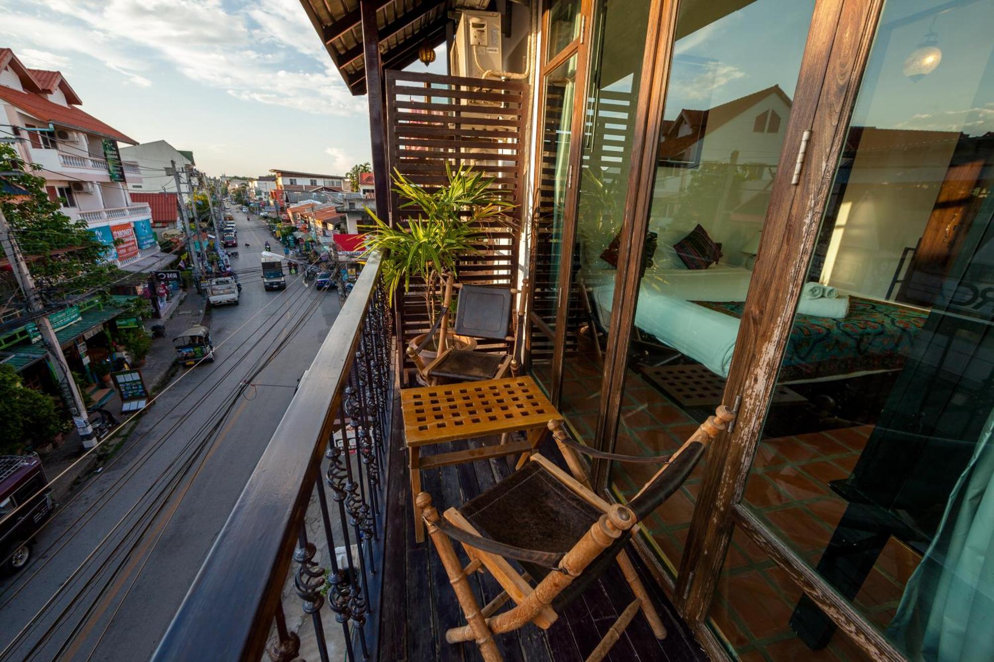 Hotel The Travellers Arms Chiang Mai Zewnętrze zdjęcie