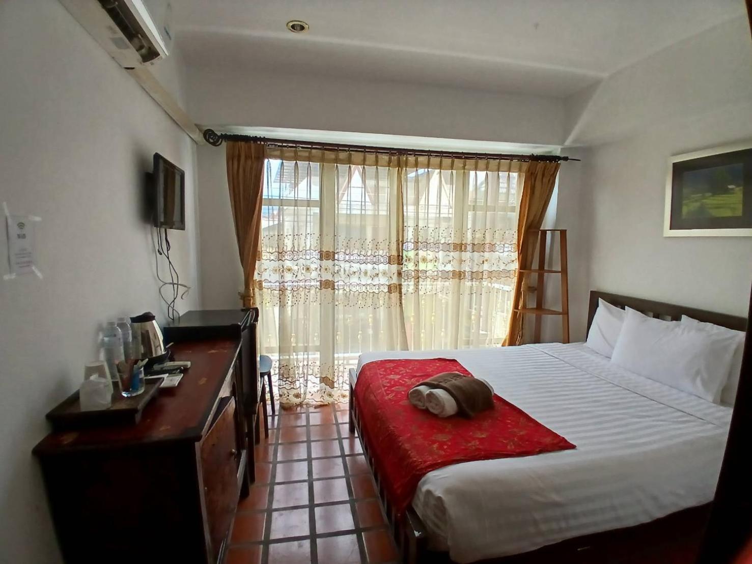 Hotel The Travellers Arms Chiang Mai Zewnętrze zdjęcie