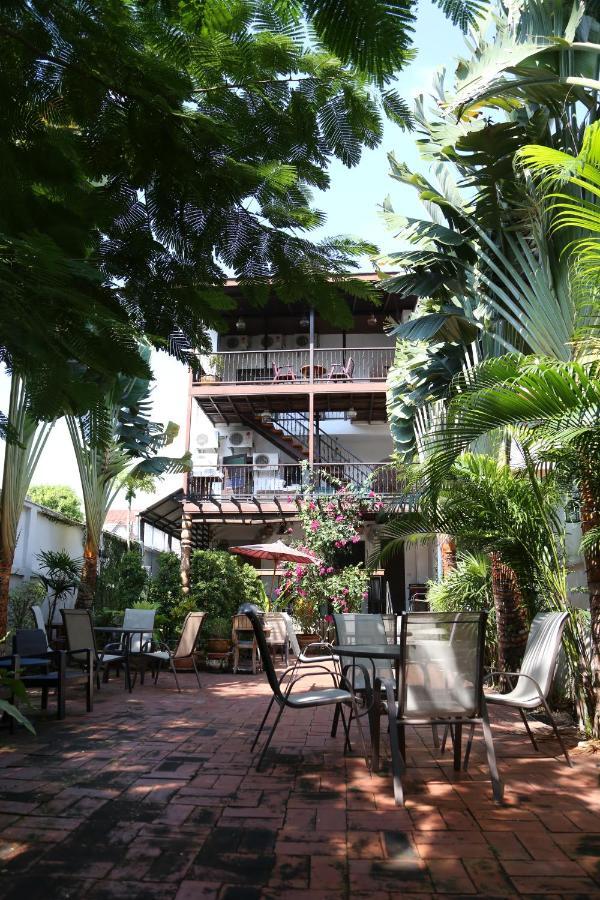 Hotel The Travellers Arms Chiang Mai Zewnętrze zdjęcie
